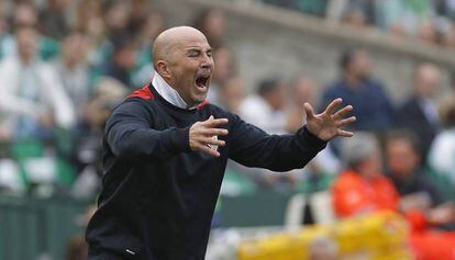 Sampaoli, durante um jogo do Sevilla.
