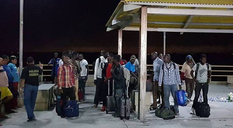 Embarcação com imigrantes do Senegal, Nigéria e Guiana foi resgatada à deriva na costa do Maranhão.