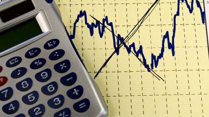 PIB do Brasil em 2015 encolhe 3,8% e confirma intensidade da recessão