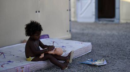 Criança no abrigo para venezuelanos da ACNUR, em Boa Vista.