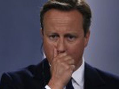 Cameron fala de ação pontual na Síria com base no direito de autodefesa. Governo quer participar de bombardeios