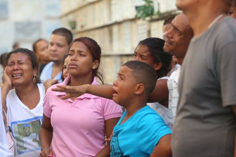 Parentes dos mortos de Cabula (Salvador), em fevereiro deste ano.