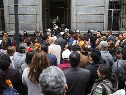 Polícia peruana bloqueia entrada do Congresso
