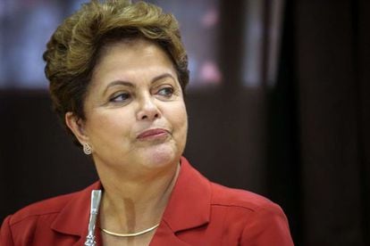 Dilma Rousseff depois de votar em Porto Alegre neste domingo.