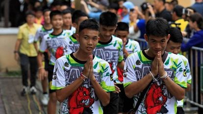 Os 12 meninos resgatados em uma caverna da Tailândia.