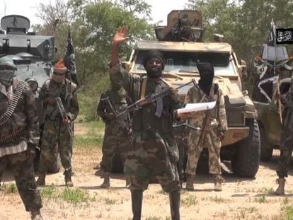 Captura de vídeo da seita radical islâmica Boko Haram gravado em julho.