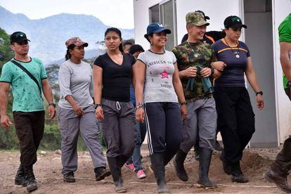 Ex-guerrilheiros das FARC chegam na terça-feira à vereda de Pondores onde começarão sua transição para a vida civil.