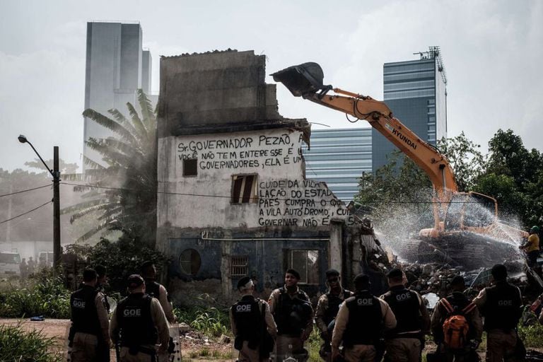 Demolição nesta terça da casa-símbolo da Vila Autódromo.