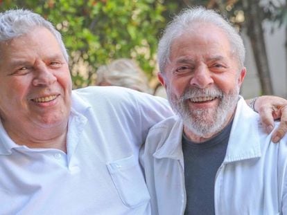 Lula e o irmão Vavá, morto nesta terça. 