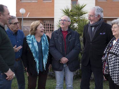 Membros da associação Abante Jubilar Sevilla planejam um projeto de ‘cohousing’.