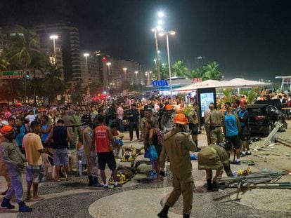 Movimentação no calçadão de Copacabana após o atropelamento de 17 pessoas na quinta-feira, 18 de janeiro