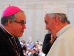 El nuevo arzobispo de Sevilla, José Ángel Saiz Meneses, en una imagen con el papa Francisco.
CONFERENCIA EPISCOPAL ESPAÑOLA
17/04/2021
