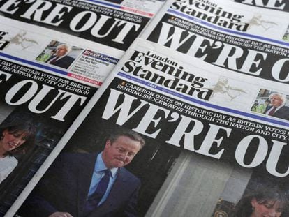 Not&iacute;cia do resultado do referendo estampa jornais no Reino Unido.
