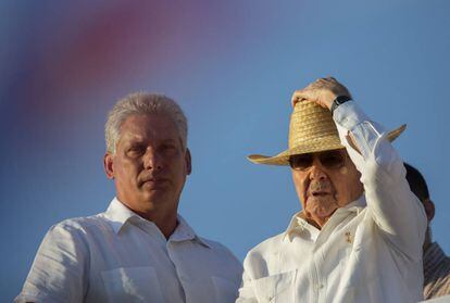 Raúl Castro e seu possível sucessor, Miguel Díaz-Canel.