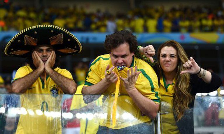 Torcedores na goleada da Alemanha sobre o Brasil, no Mineirão.