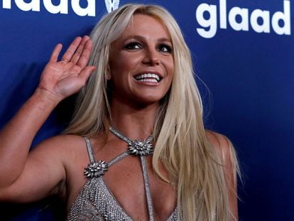 Britney Spears posa no 29º Prêmio GLAAD Media em Beverly Hills, Califórnia.