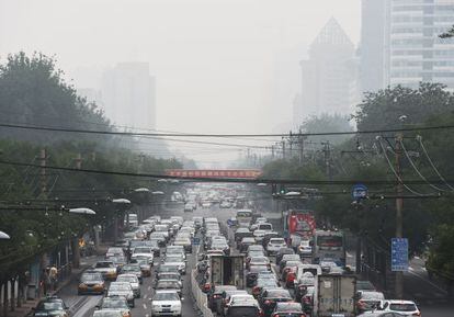 Poluição em uma avenida de Pequim, em julho de 2015.