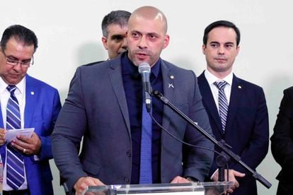 O deputado federal Daniel Silveira discursa em evento em homenagem a policiais militares na Câmara, em fevereiro de 2020.