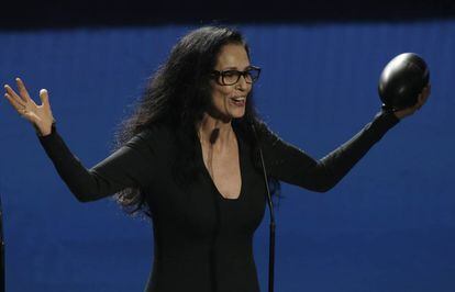 Sonia Braga discursa na gala dos Prêmios Fênix.