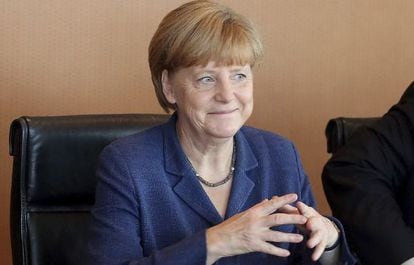 Merkel, durante a reunião do Conselho de Ministros de hoje.