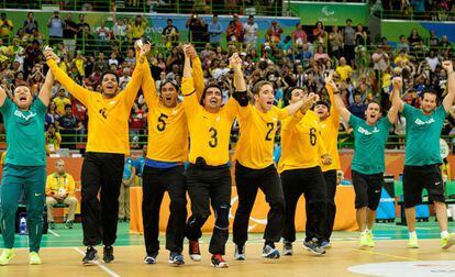 O Brasil também ficou com o bronze no goalball masculino, com uma virada surpreendente sobre a Suécia, que ganhava a partida por 4 a 0 e acabou perdendo por 6 a 5.