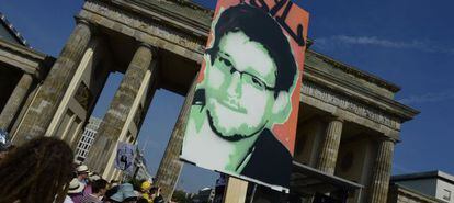 Uma manifestação em defesa de Edward Snowden em Berlim.