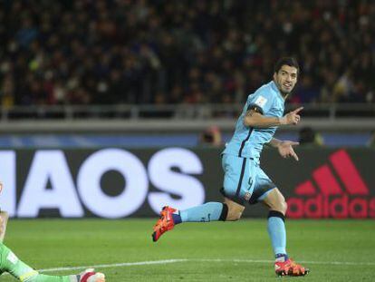 Suárez comemora gol sobre o Guangzhou.