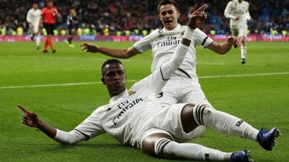 Vinicius Junior celebra o 3 a 0.
