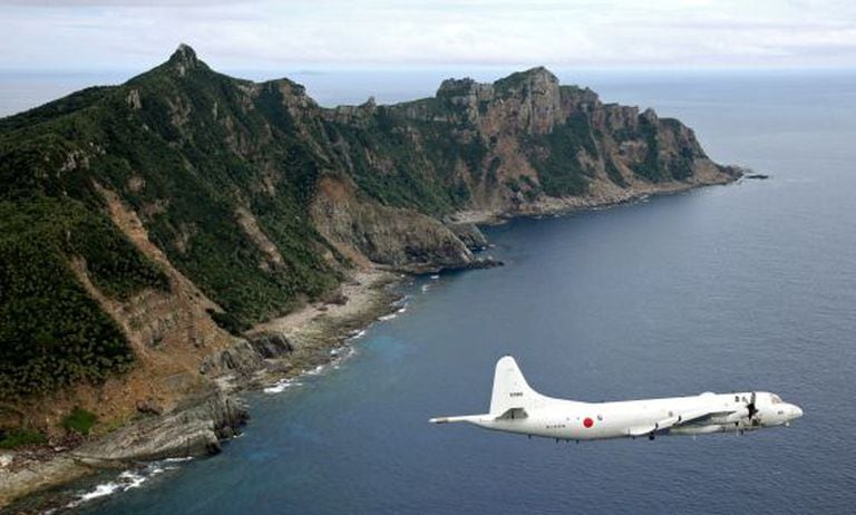 Avião sobrevoa o espaço reivindicado pela China.