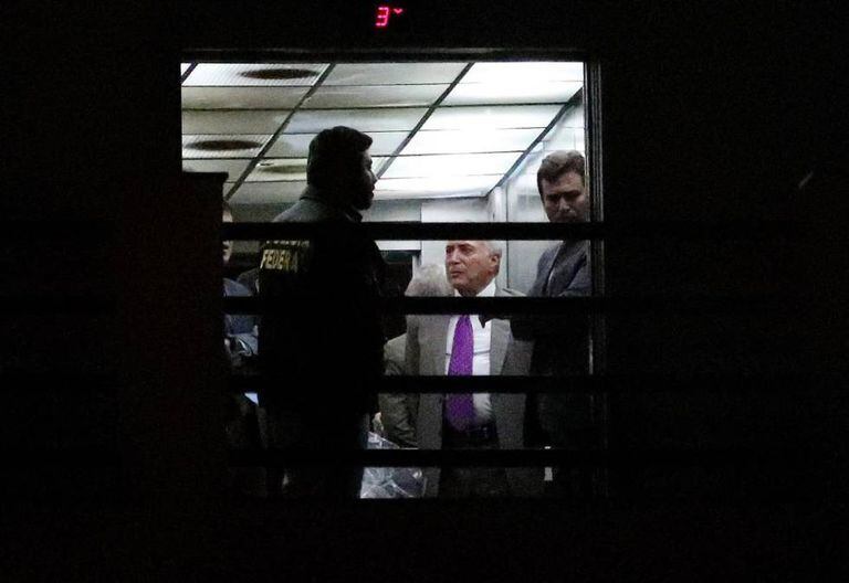 Temer ao deixar a prisão.