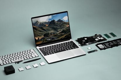O laptop da Framework e seus componentes.