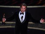 Brad Pitt, tras recoger el Oscar a mejor actor secundario.
