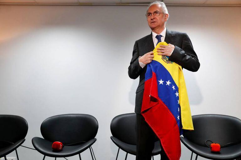 Antonio Ledezma em entrevista coletiva