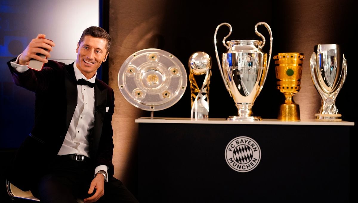 Lewandowski leva o prêmio de melhor jogador do mundo pela segunda vez