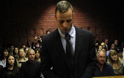 Pistorius durante julgamento pelo assassinato de sua mulher.