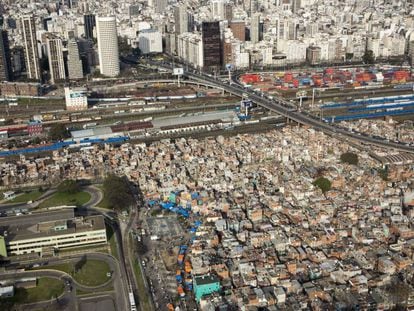 O governo de Buenos Aires promete urbanizar a Vila 31, onde vivem 40.000 pessoas.
