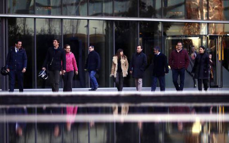 Final da jornada de trabalho na sede da empresa em Madri.