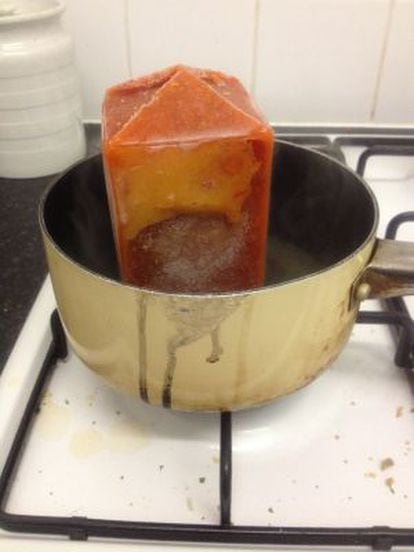 Bloco de sopa de lentilhas congelada.