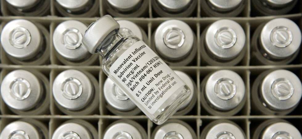 Vacina experimental contra a gripe aviária desenvolvida na Universidade de Maryland em 2005. 