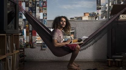 Geovani Martins, na favela na que vive, Vidigal, no Rio de Janeiro.