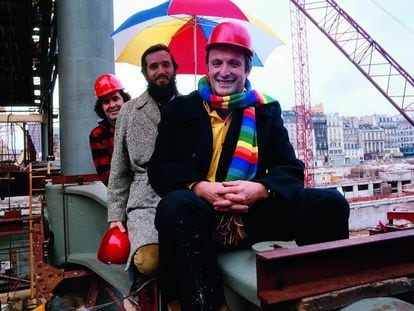 Richard Rogers, Renzo Piano e Peter Encrespe no Centro Pompidou, em 1974