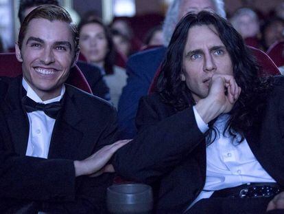 Dave (esquerda) e James Franco, em um fotograma de ‘The Disaster Artist’.