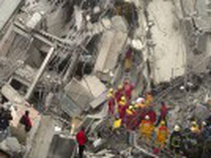Sismo de magnitude 6,4 causou desabamento de edifícios na cidade de Tainan