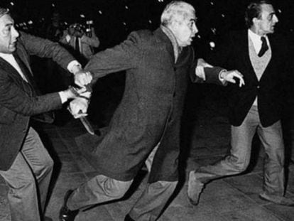 Em 1984, Menéndez atacou com uma faca manifestantes que o insultavam.