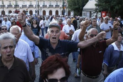 Protesto de aposentados gregos na terça-feira em Atenas.