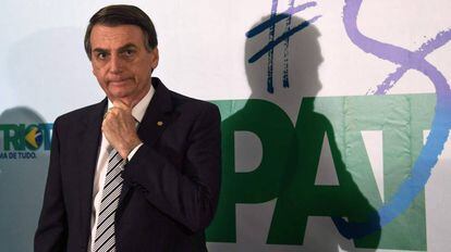 Bolsonaro na coletiva de imprensa onde anunciou que tem a intenção de concorrer à presidência.