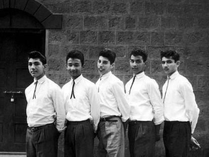 Foto do grupo The Hectics na antiga Bombaim, em 1958. No centro, Farrokh Bulsara (Freddie Mercury).