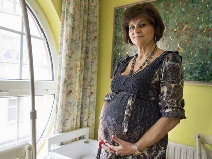 A médica espanhola Lina Álvarez, de 62 anos de idade, durante sua gravidez, em setembro deste ano.