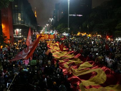 Ato pelo "fora Bolsonaro" na avenida Paulista, em São Paulo, neste sábado, 19 de junho.