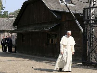 Pontífice cumprimenta sobreviventes e cristãos que ajudaram os judeus